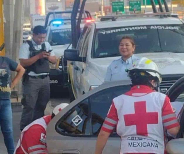 Atienden policías un parto en vía pública Atienden policías un parto en vía pública