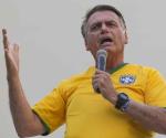 Bolsonaro bajo investigación por presunto acoso a ballena jorobada