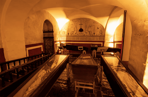 Las 12 momias de un convento del virreinato y los zapatistas que las hallaron Las 12 momias de un convento del virreinato y los zapatistas que las hallaron