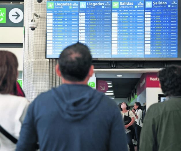 Tras cancelación de 22 vuelos por ceniza del Popo, así opera AICM