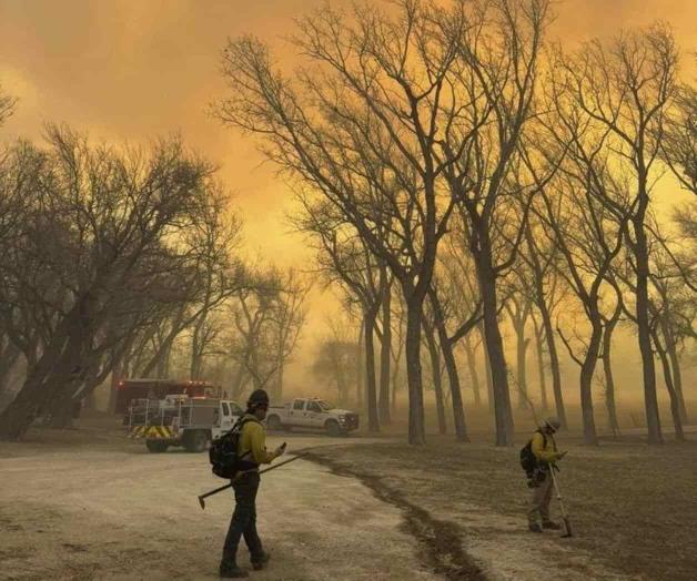 Incendios descontrolados avanzan por el norte de Texas y afectan a tareas en instalación nuclear Incendios descontrolados avanzan por el norte de Texas y afectan a tareas en instalación nuclear