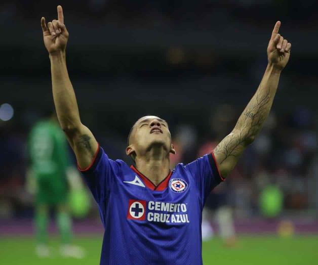 ‘El brujo’ Antuna hizo su magia y Cruz Azul retoma el liderato