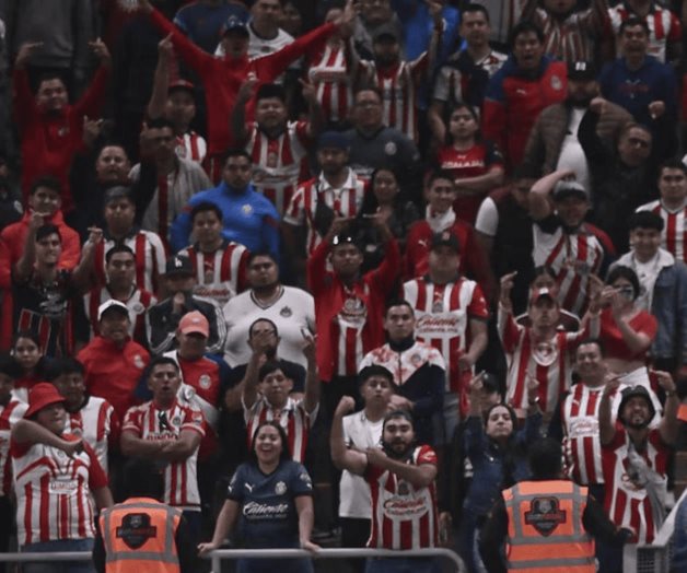 Chivas asegura que ya investiga actos racistas contra Julián Quiñones Chivas asegura que ya investiga actos racistas contra Julián Quiñones