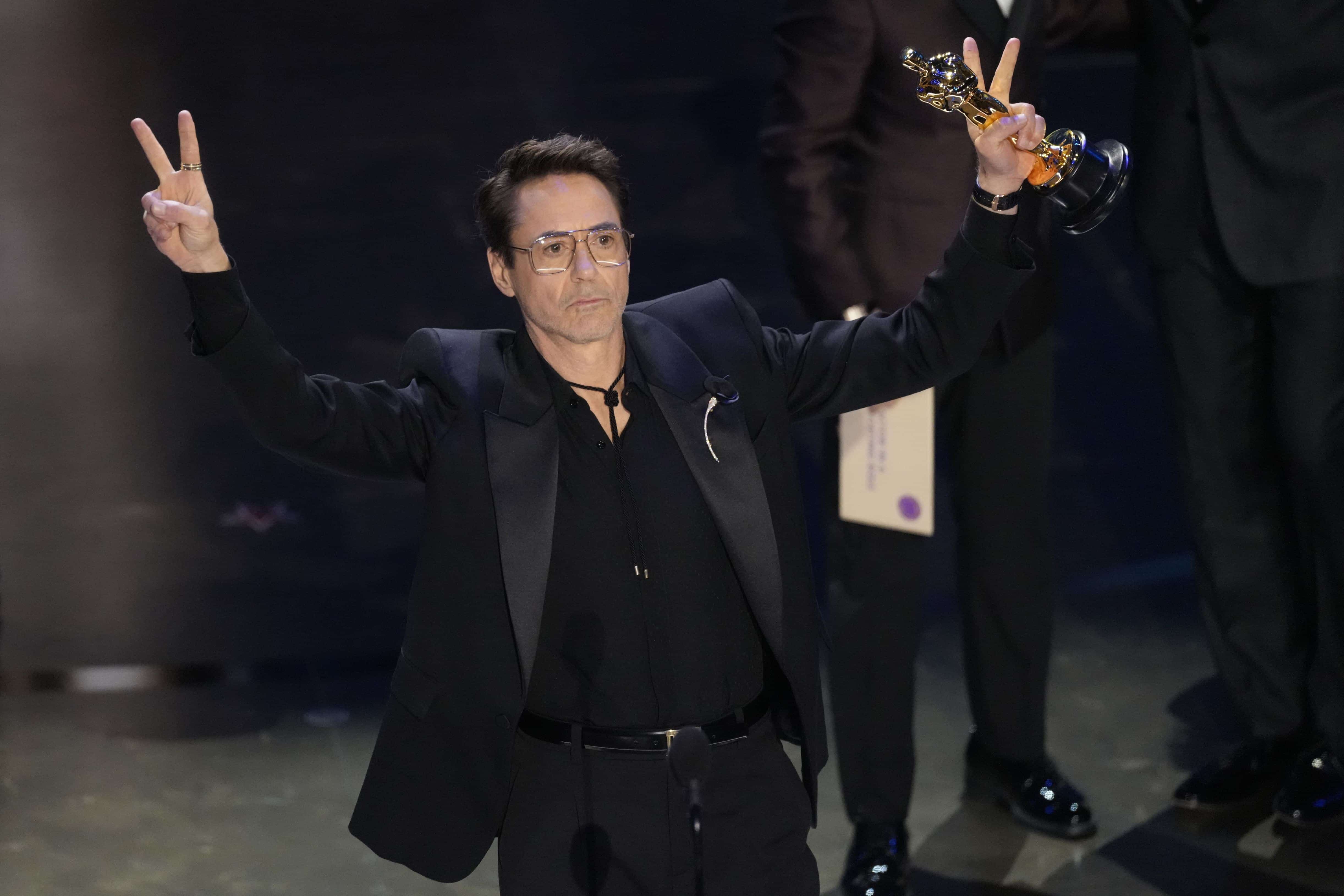 Robert Downey Jr., Mejor Actor de Repartopor su papel en ´Oppenheimer´.