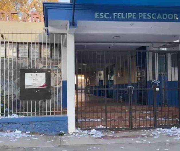 Madres cierran escuela de Victoria en protesta; denuncian acoso del director