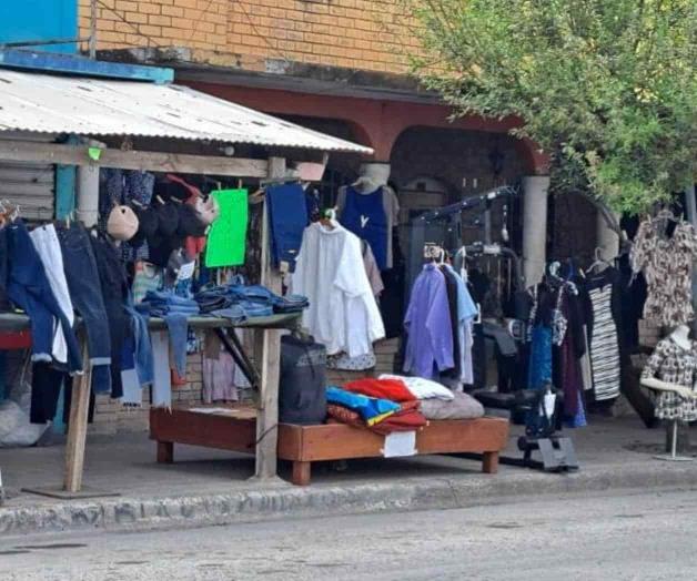 Se adueñan de banquetas