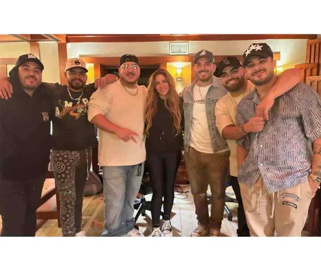 Shakira a dueto con Grupo Frontera