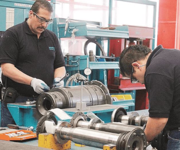 Empleo manufacturero liga cinco meses a la baja: Inegi