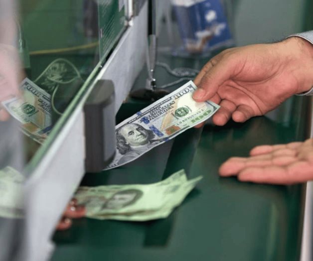 Precio del dólar abre al alza en 16.71 pesos al mayoreo este viernes