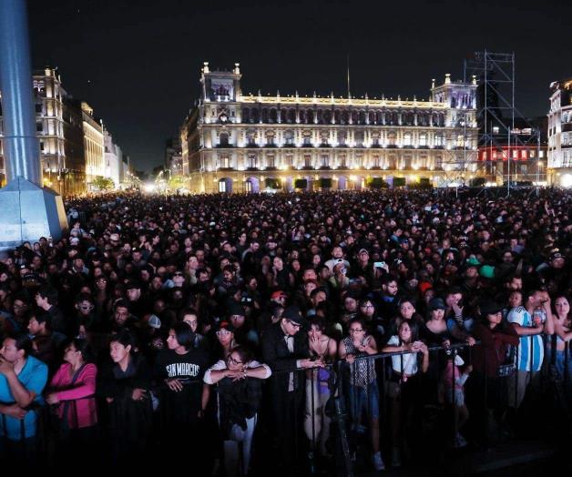 Julieta Venegas abandera a las mujeres en el Zócalo Julieta Venegas abandera a las mujeres en el Zócalo