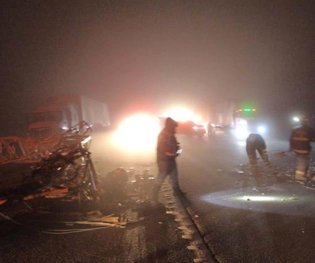 Caída de Torre de Alta Tensión en Carretera a Saltillo Caída de Torre de Alta Tensión en Carretera a Saltillo