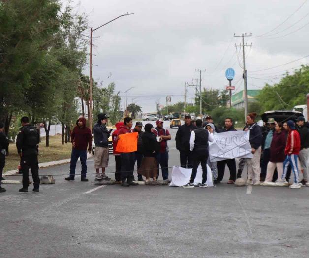Bloquean avenida para exigir agua: Diez días sin suministro en Puerta del Sol