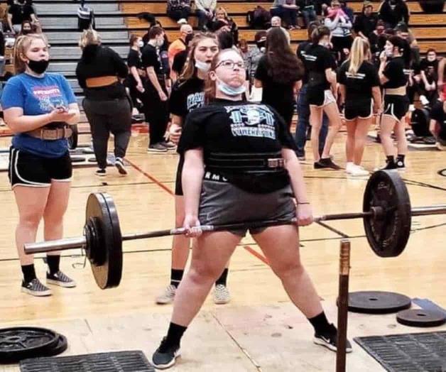 Celebran triunfos en levantamiento de pesas