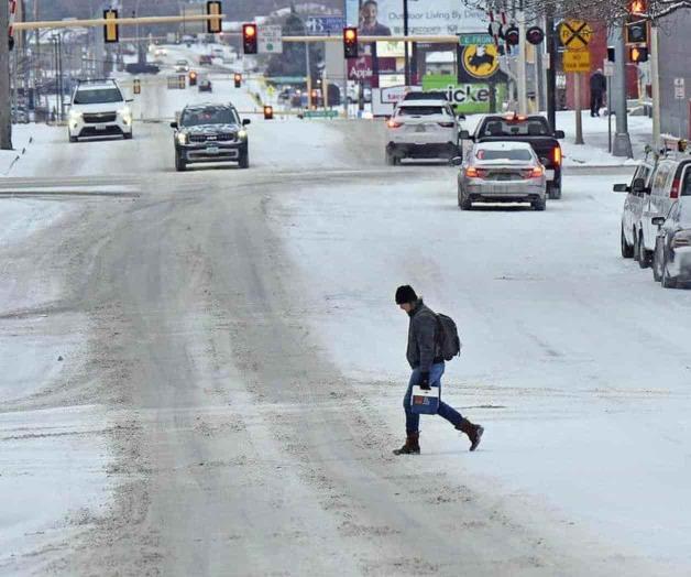 Destrucción y caos por tormenta invernal Destrucción y caos por tormenta invernal