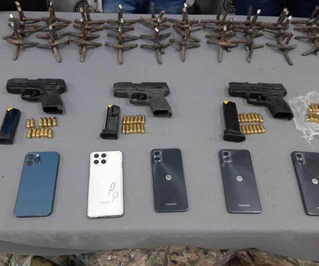 Aseguran armamento en detención de hombres en Galeana Aseguran armamento en detención de hombres en Galeana