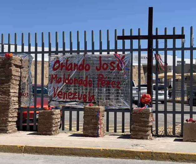 Organizaciones recuerdan a víctimas del incendio de estancia de INM en Cd. Juárez Organizaciones recuerdan a víctimas del incendio de estancia de INM en Cd. Juárez