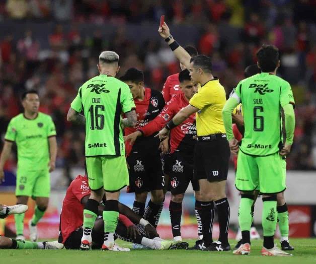 Líderes en Indisciplina en el fútbol mexicano: Atlas vs Querétaro