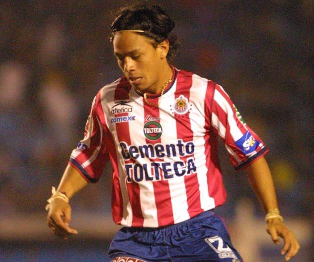 Rayados lo echaron; Jair brilla con Chivas