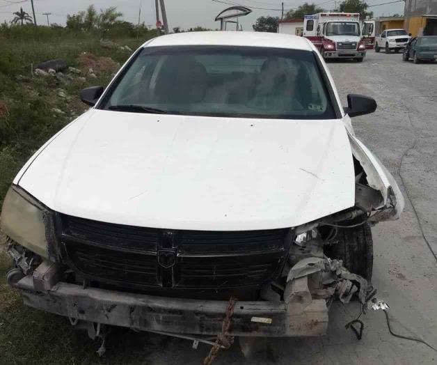 Un descuido provoca colisión de dos autos Un descuido provoca colisión de dos autos