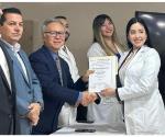 Avala formación de médicos: Certifica la UAT a doctores especialistas