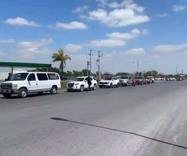 Centenar de autos en la Caravana de Oración