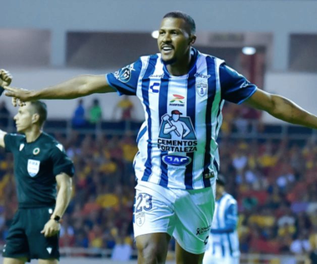 Pone Pachuca pie y medio en ‘semis’