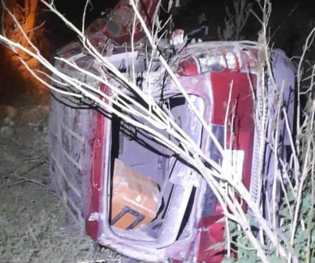 Volcadura deja 2 muertos en carretera a Carretera a Cerro Prieto