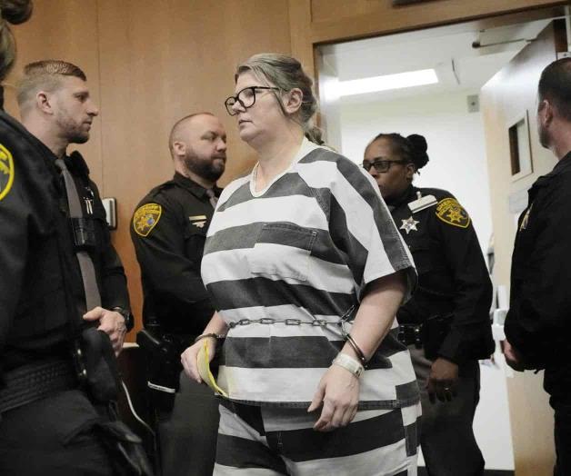 Sentencian a padres del autor de tiroteo escolar Sentencian a padres del autor de tiroteo escolar