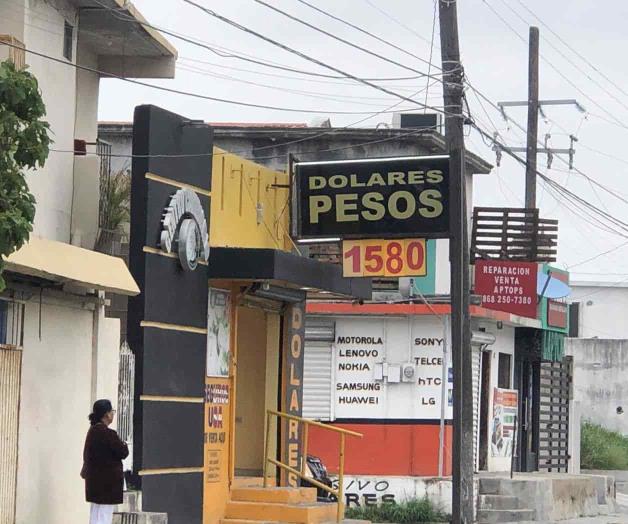 Gana terreno el peso; cotiza dólar a $17.70