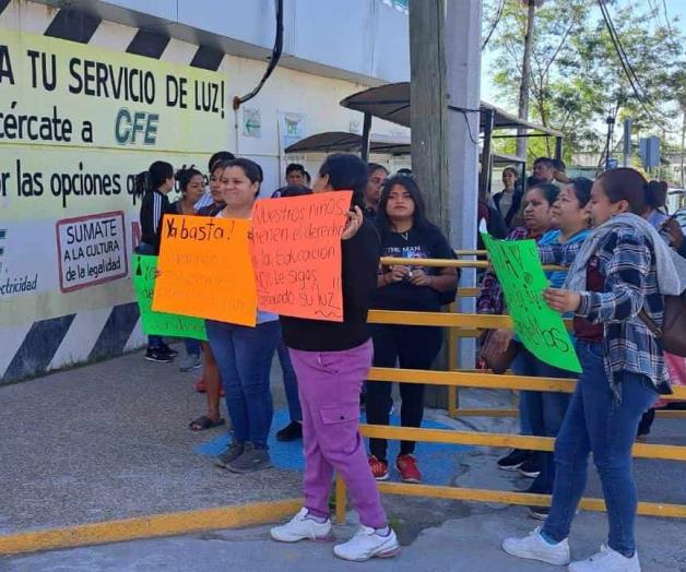 Llegan a acuerdo padres y CFE para resolver problema en primaria de Reynosa Llegan a acuerdo padres y CFE para resolver problema en primaria de Reynosa