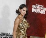 Eiza González y Guy Ritchie en The Ministry Of Ungentlemanly Warfare