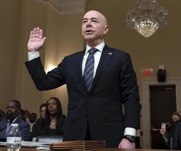 Senado de EU desestima cargos de juicio político contra Alejandro Mayorkas