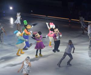 Disney on Ice cautiva al público de la frontera