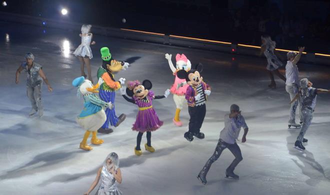 Disney on Ice cautiva al público de la frontera
