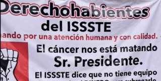 En #Reynosa protestan jubilados y derechohabientes por falta de medicamentos, mala atención, entre otros en el ISSSTE