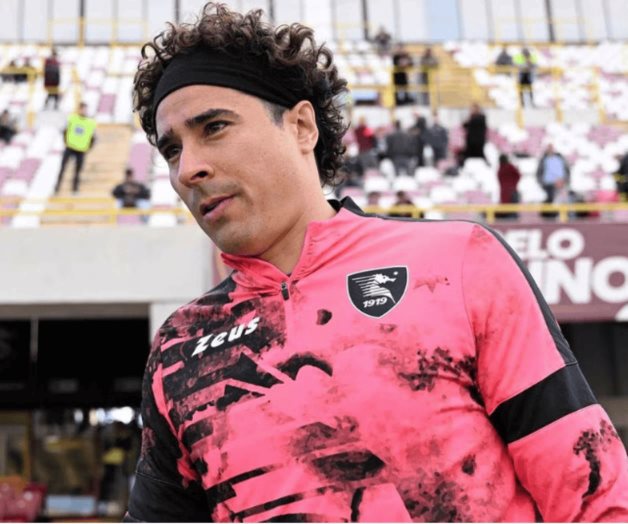 Guillermo Ochoa vuelve a ser titular en la derrota del Salernitana Guillermo Ochoa vuelve a ser titular en la derrota del Salernitana