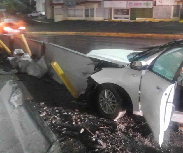 Dos mujeres heridas en choque en Paseo de los Leones, Monterrey