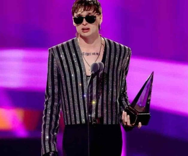 Gana Peso Pluma premio a Mejor Álbum Regional en Latin AMAs Gana Peso Pluma premio a Mejor Álbum Regional en Latin AMAs