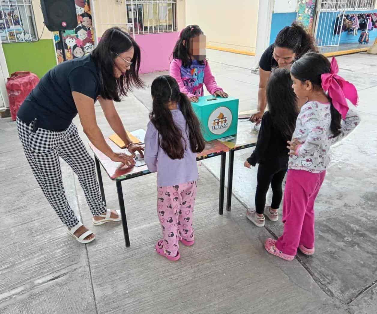 Aprenden los niños a votar desde las aulas