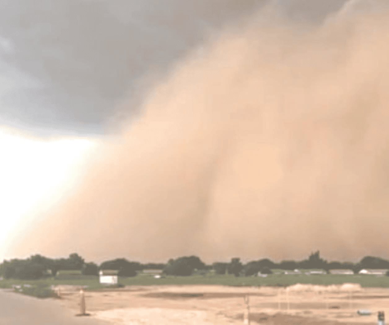 Severa tormenta de arena azota a El Paso