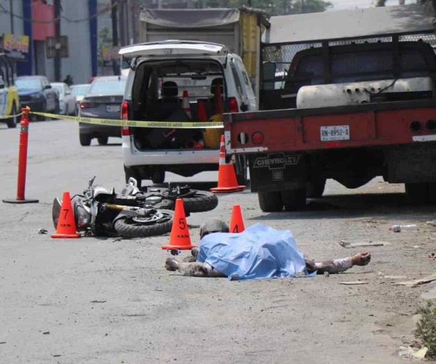 Asalto a banco deja un motociclista sin vida en San Nicolás, Nuevo León