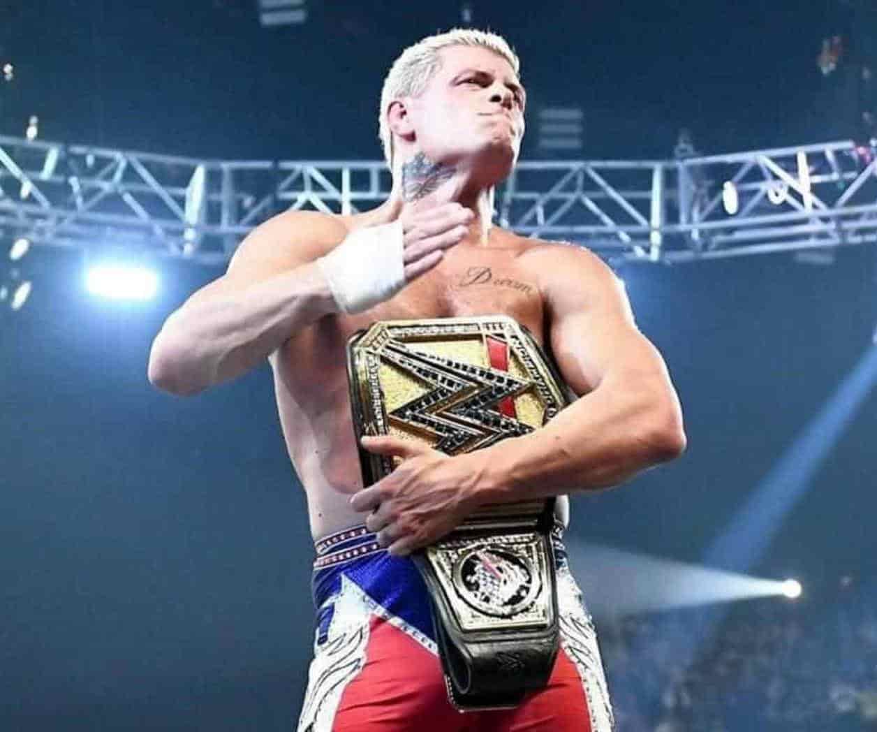 Cody Rhodes retiene título y éxito rotundo de WWE en Francia
