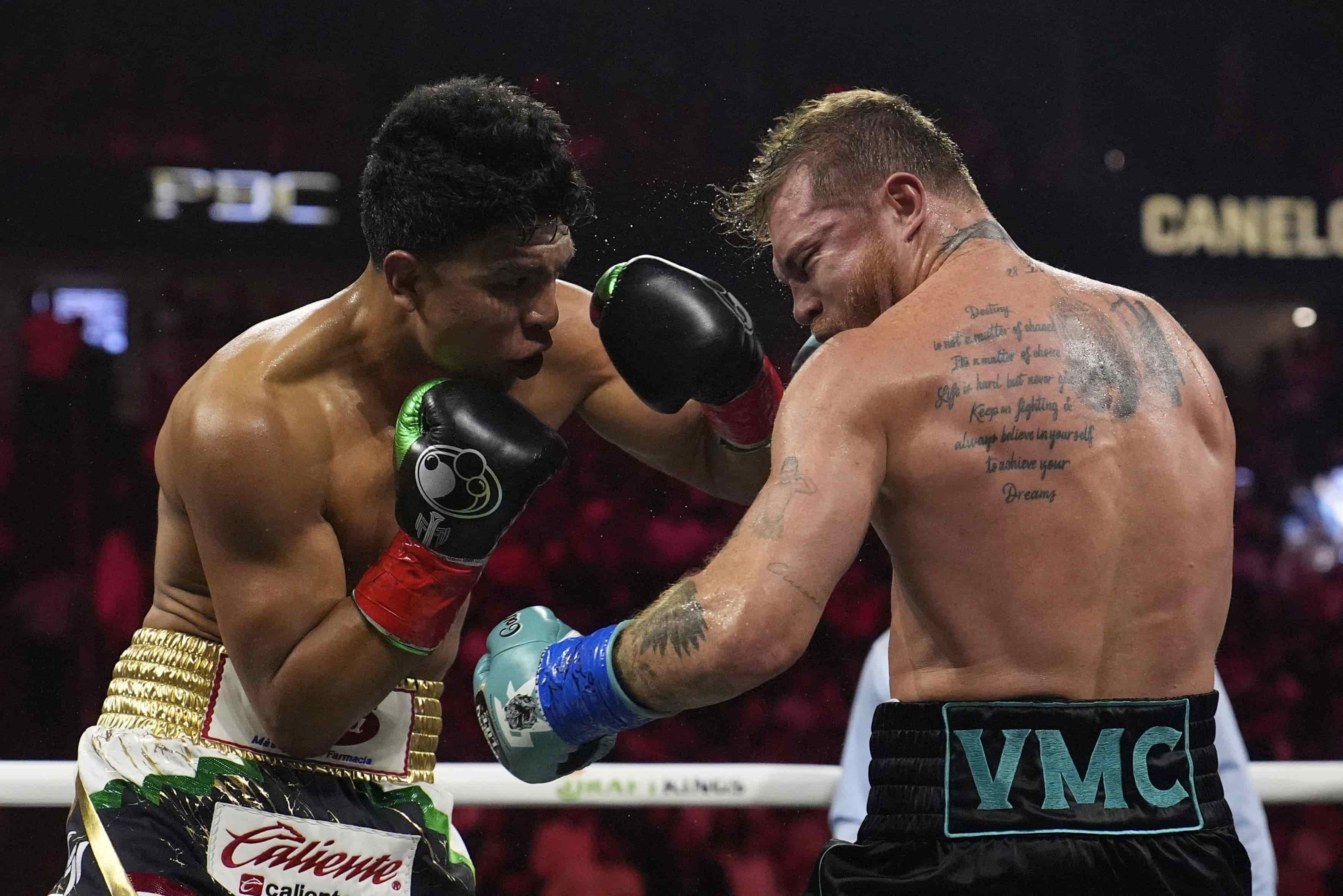 R7: Jaime retoma la confianza y va hacia el frente. Canelo es un master del contragolpe y así responde para nivelar las acciones en este asalto.10-9 Canelo