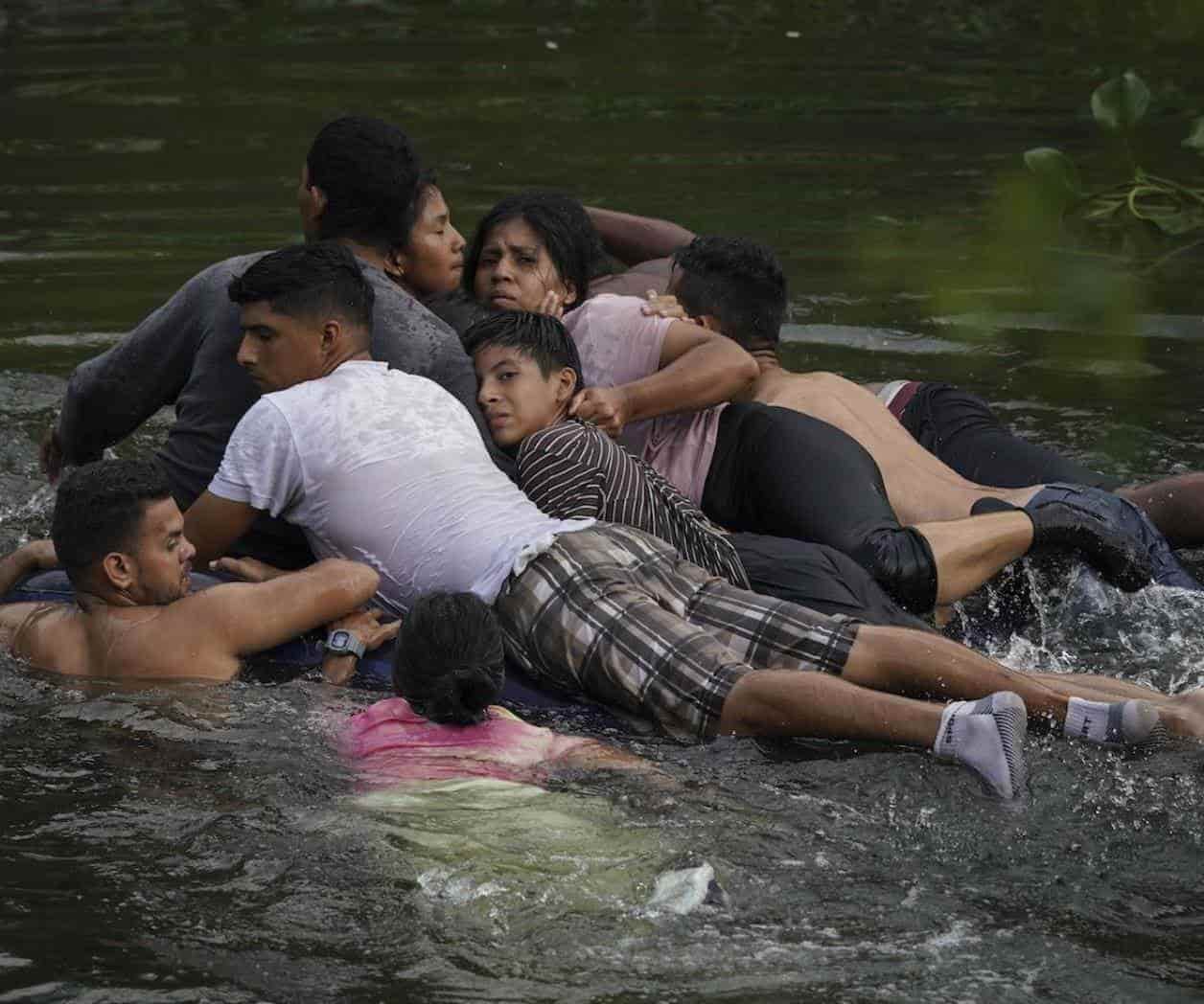 Reciben Pulitzer por tema migrante