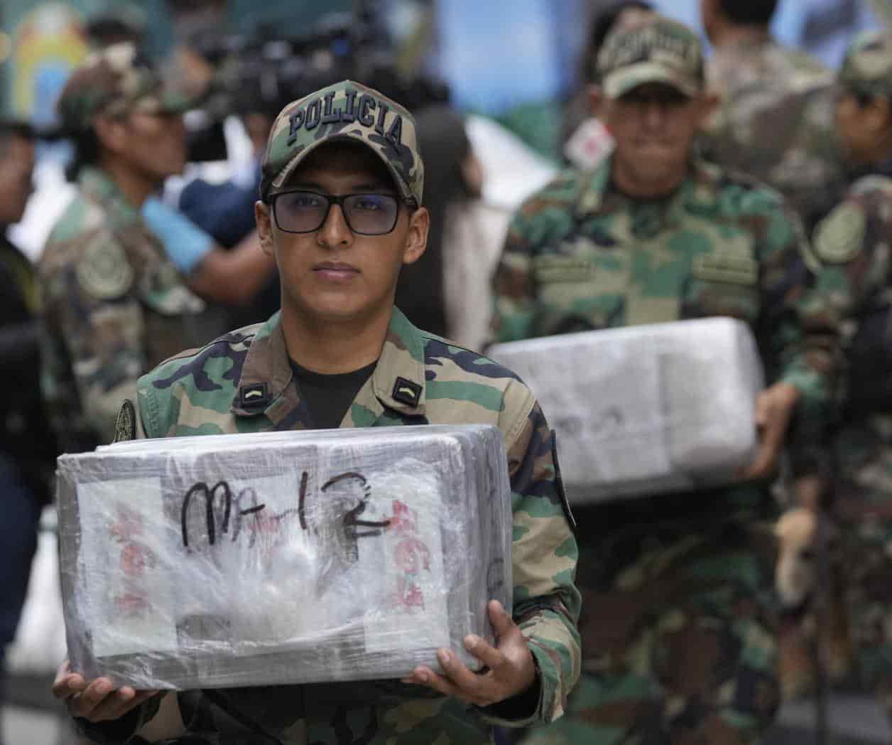 Incautan más de una tonelada de cocaína