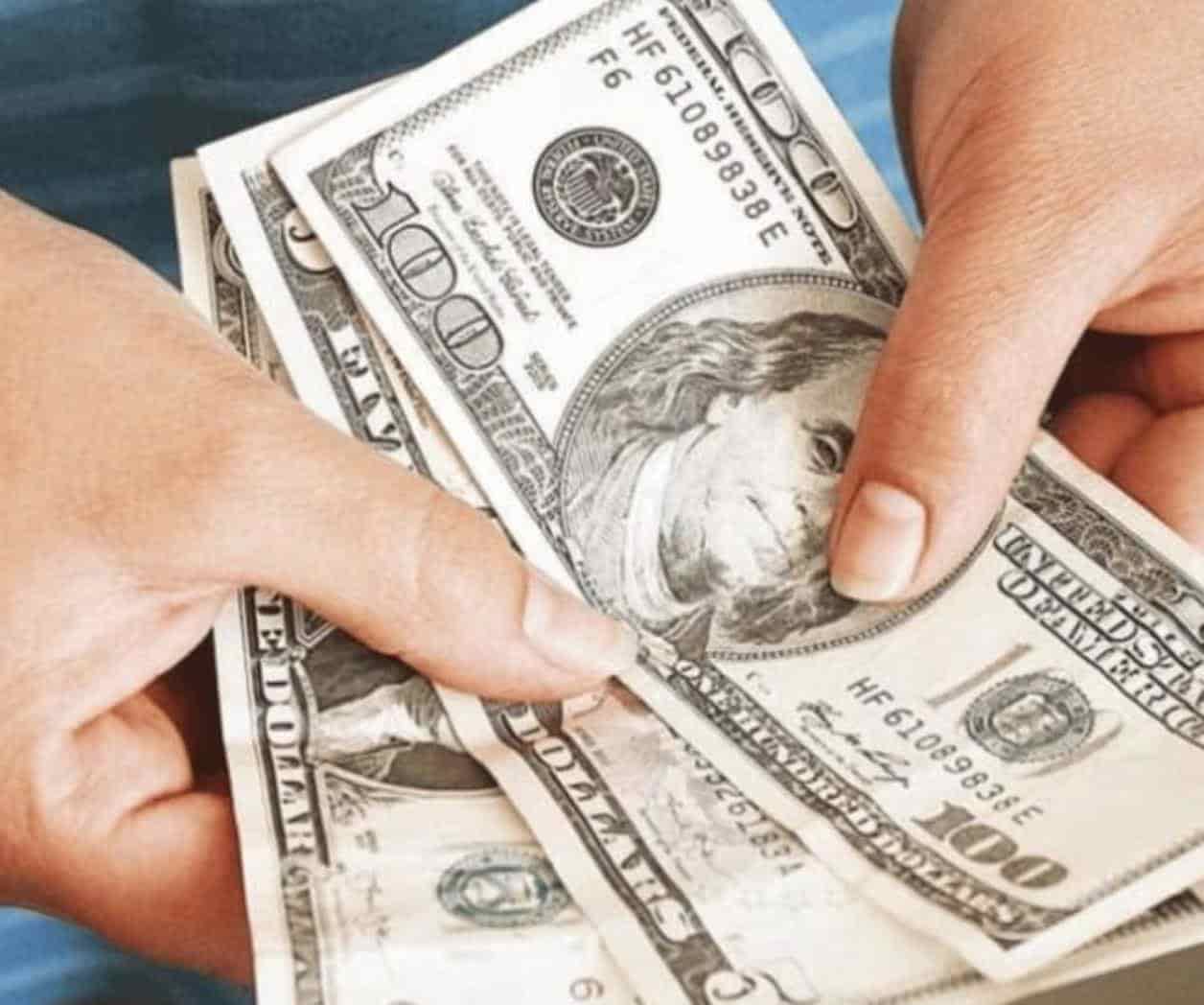 ¿En cuánto inicia el precio del dólar esta semana?