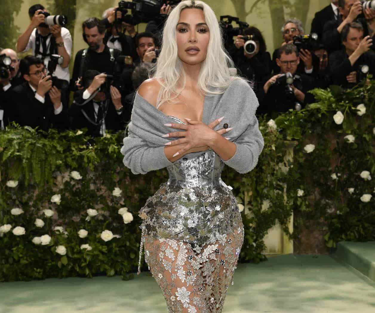 Critican su vestido en la Met Gala