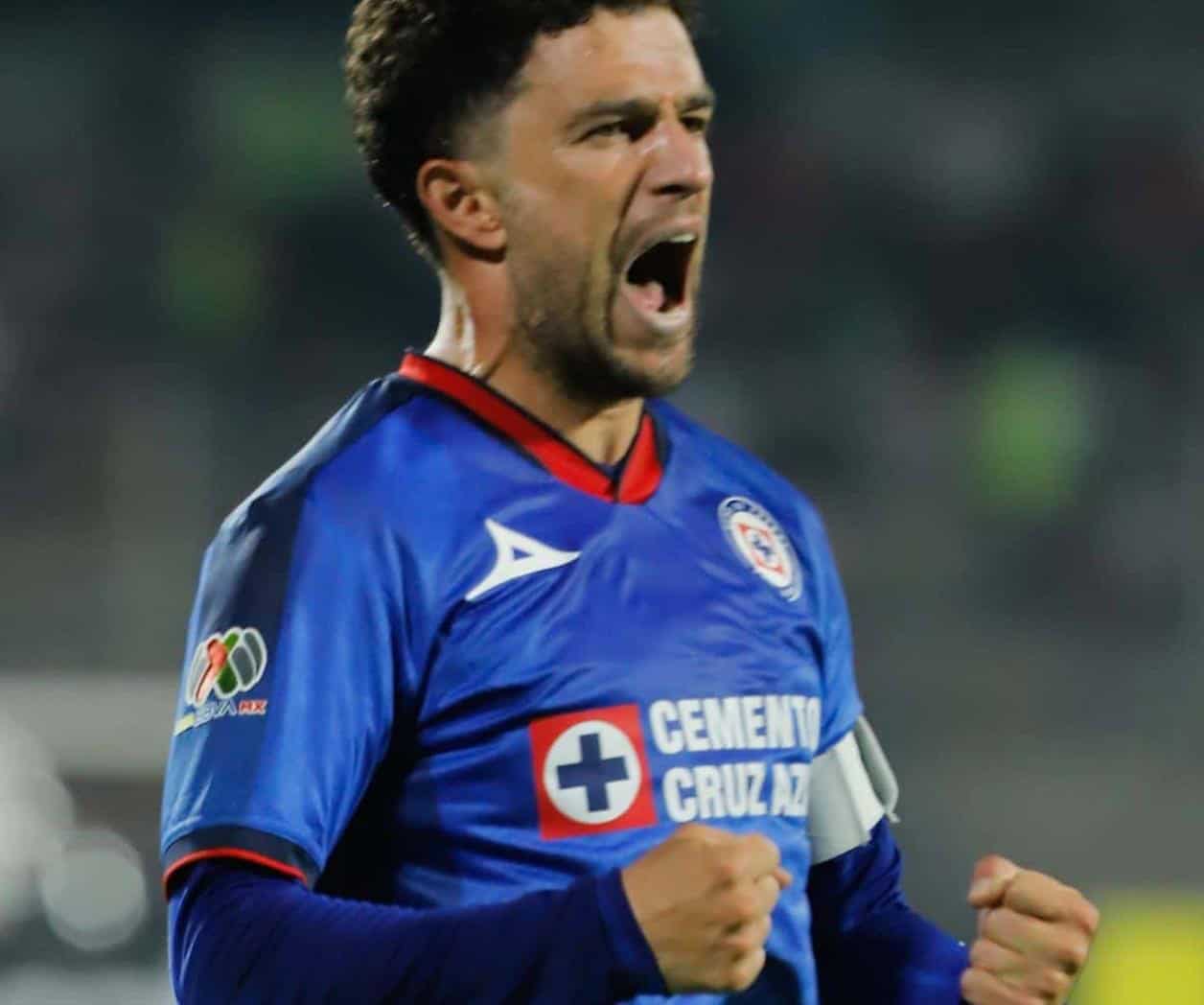 Cruz Azul da doble golpe a Pumas