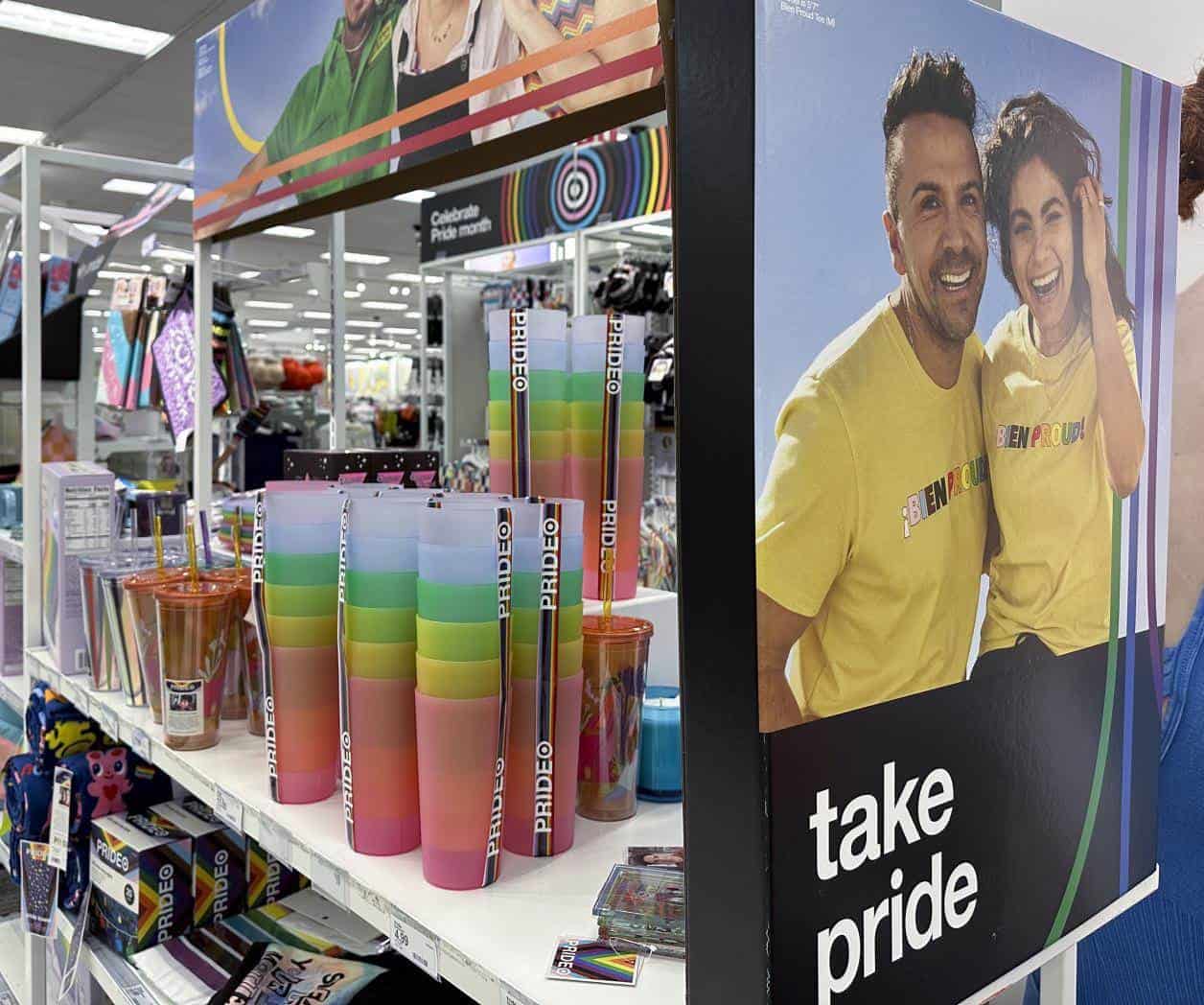 Reducirán en Target mercancía LGBTQ