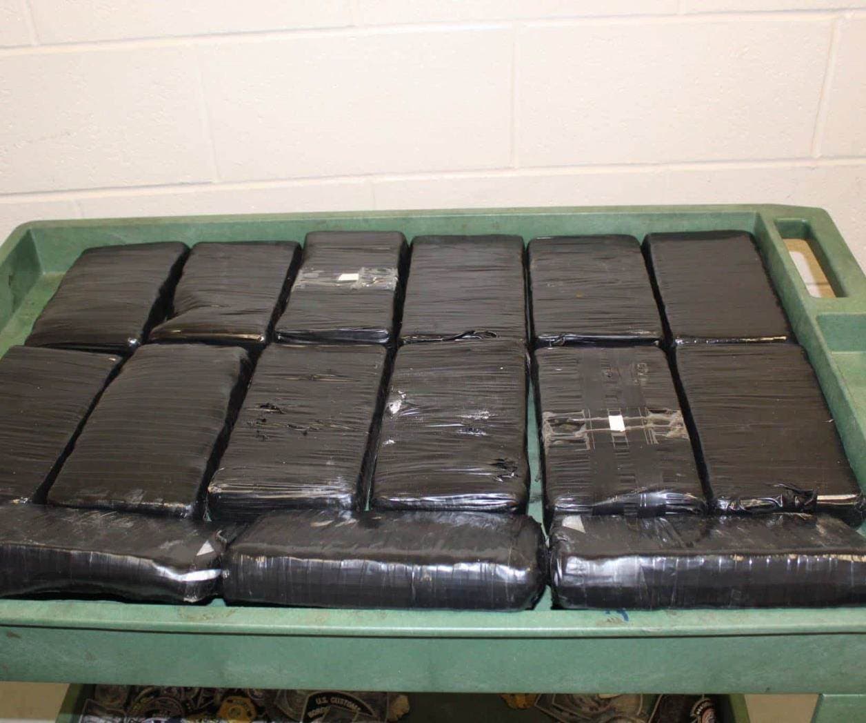 Hallan ´coca´ en carga de algodón de azúcar